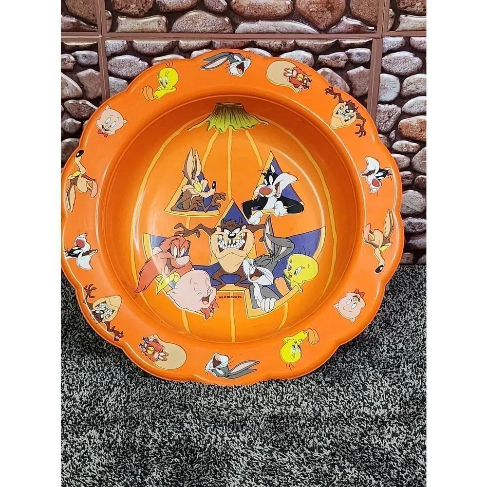 Vintage 1996 Looney Tunes Trick or Treat Plastic Candy Bowl A98